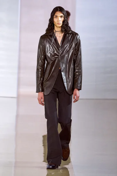 Look 14